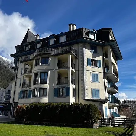 Centre, « lucille »,balcon, Vue Imprenable Et Parking Daire *